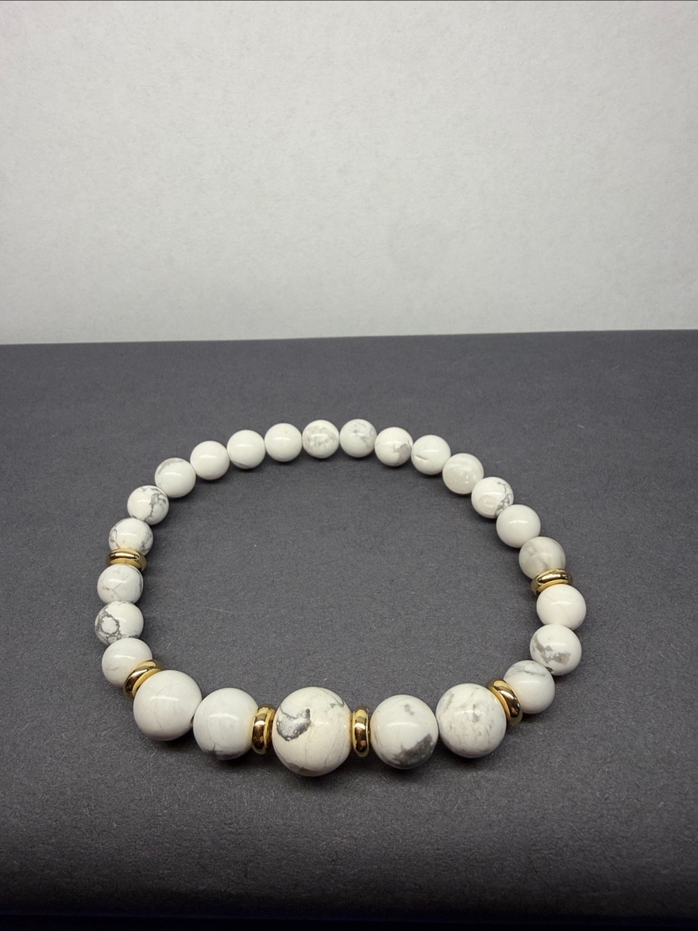 White Howlite Bead Bracelet with Gold Accents - 7”